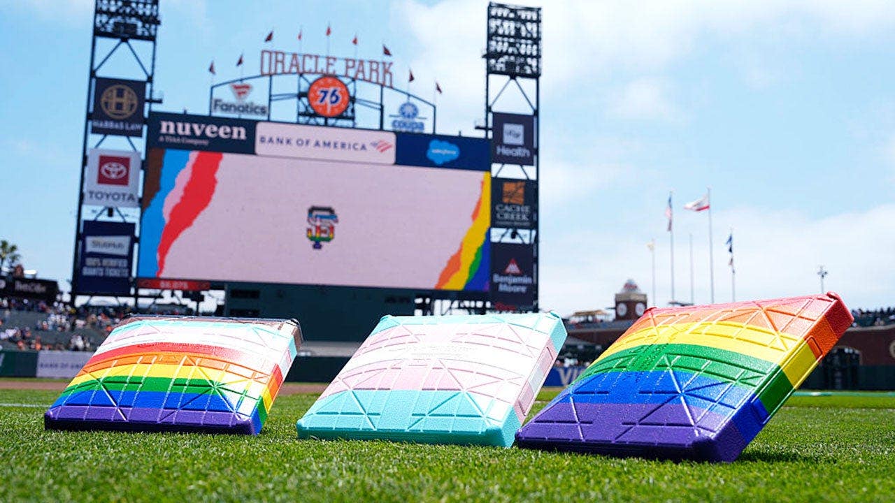 San Francisco Giants host gay couples renewing vows with drag queen in virtue-signaling Pride Night ceremony