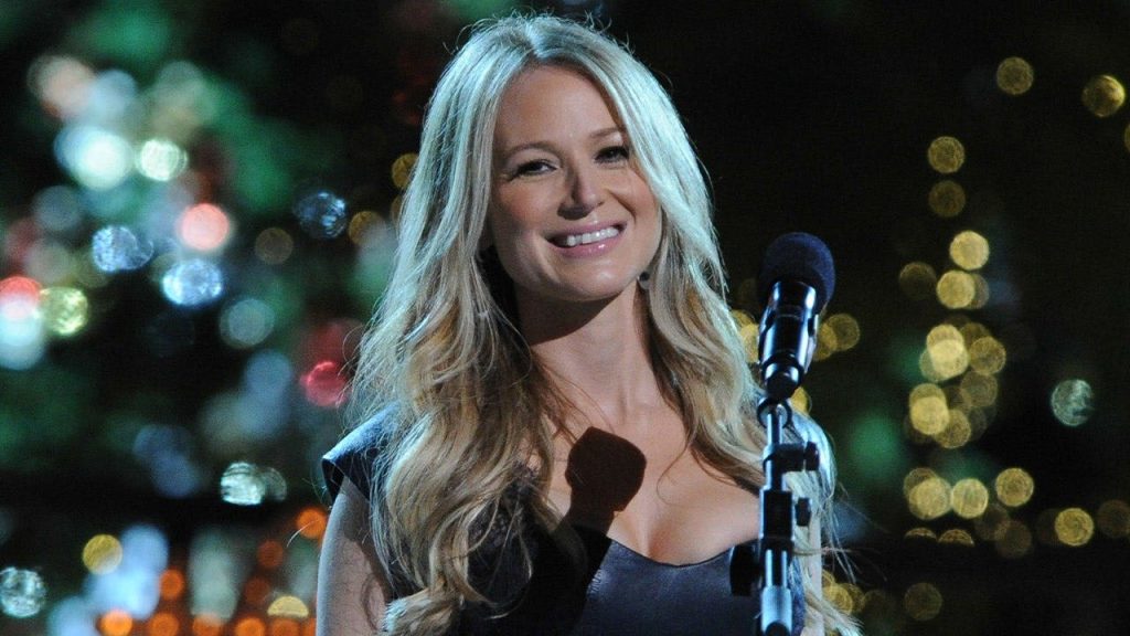 Jewel opens up about homelessness, panic attacks before finding fame