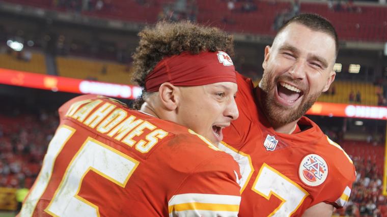 Patrick Mahomes, Travis Kelce fuel Tyreek Hill reunion speculation with Chiefs comments