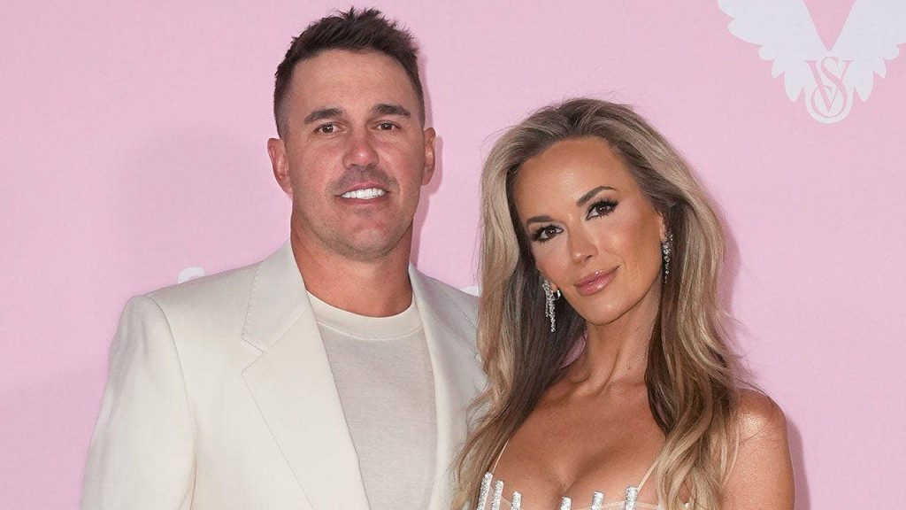 Jena Sims’ golf swing could use some work, buy Rocky’s mouthguard & roofers fight on the job