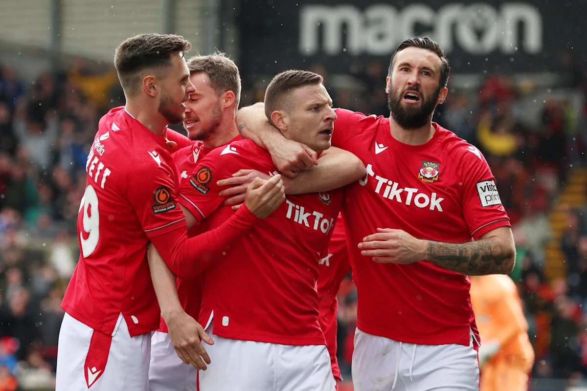 Ollie Palmer sends message to Paul Mullin as former Wrexham star joins new team