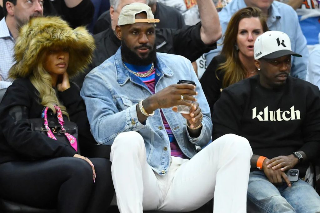 LeBron James receives 76ers pitch from Bryce Harper