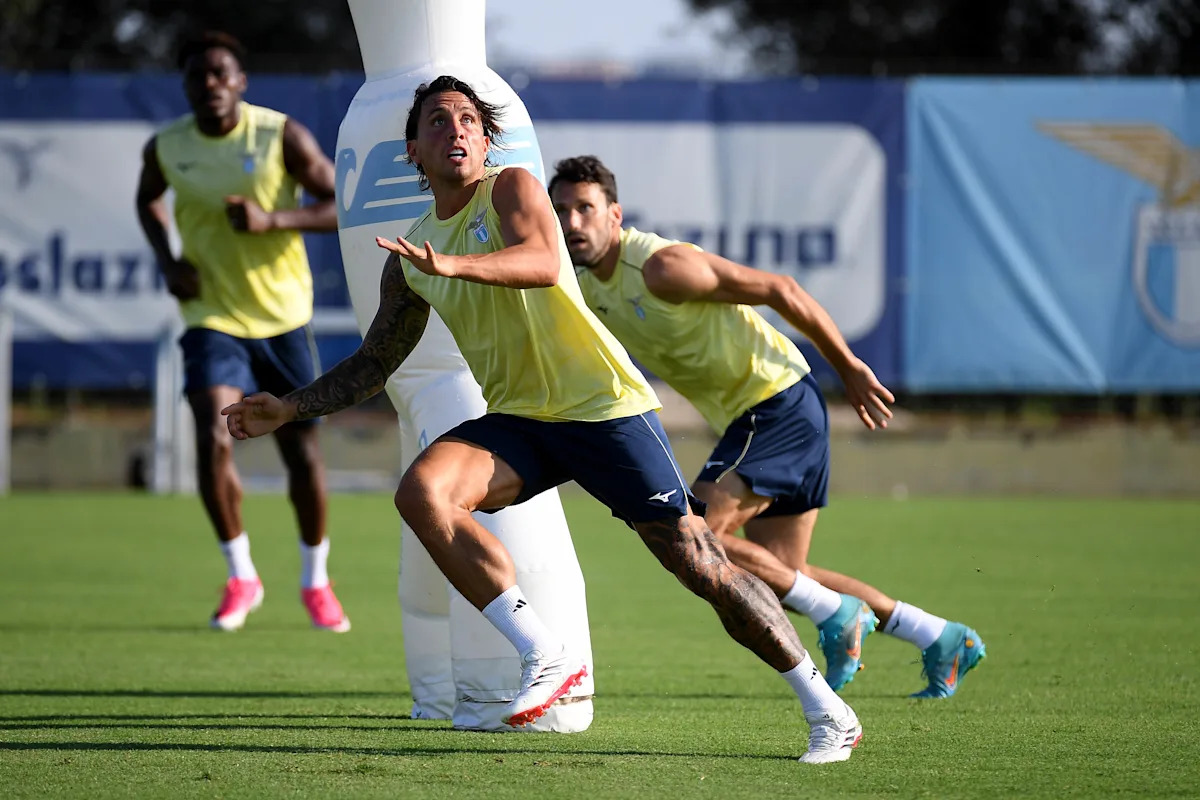 Deportivo Eyeing a Move for Fringe Lazio Full-Back Wanted at Hull City