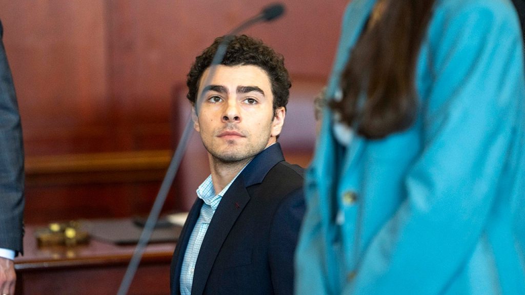 Luigi Mangione lawyers argue media access rules violate public trial