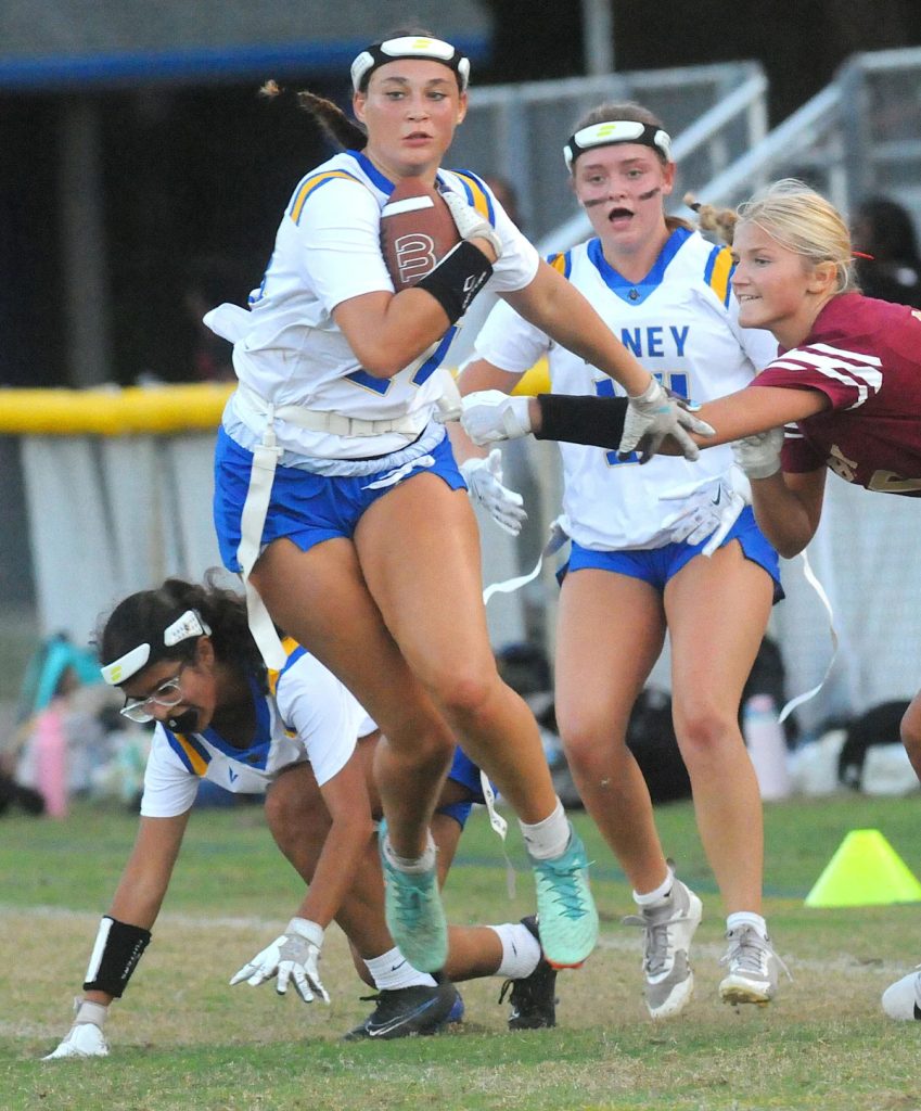 Vote now for Wilmington preseason flag football player of the year