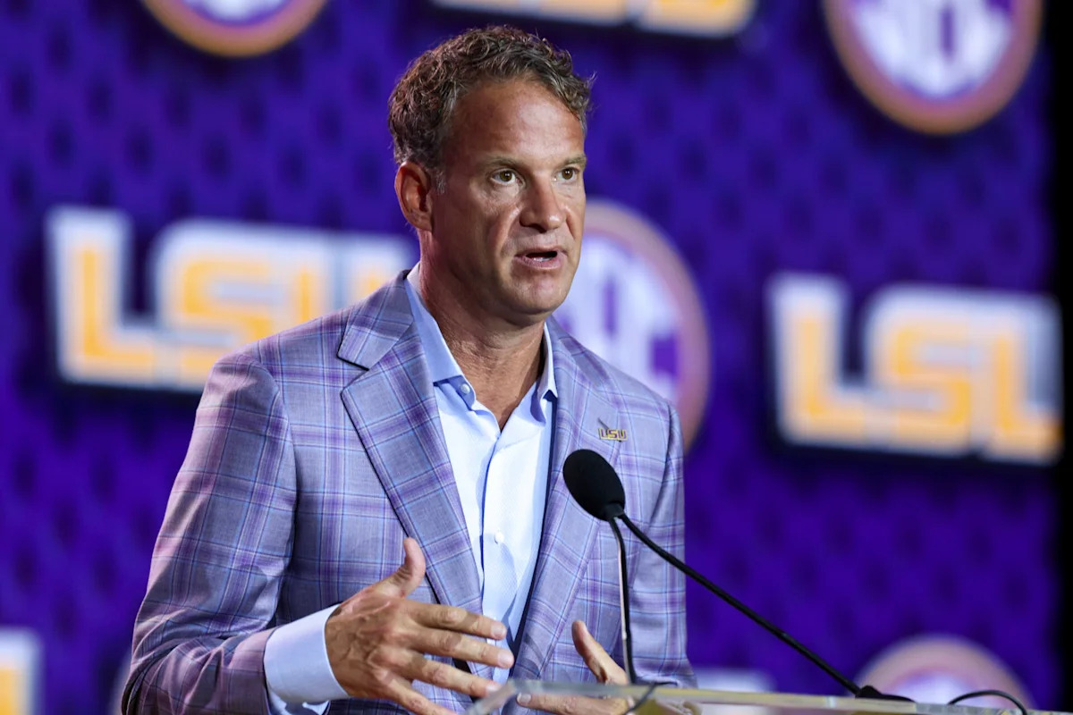 Dr Pepper Fansville takes aim at LSU HC Lane Kiffin
