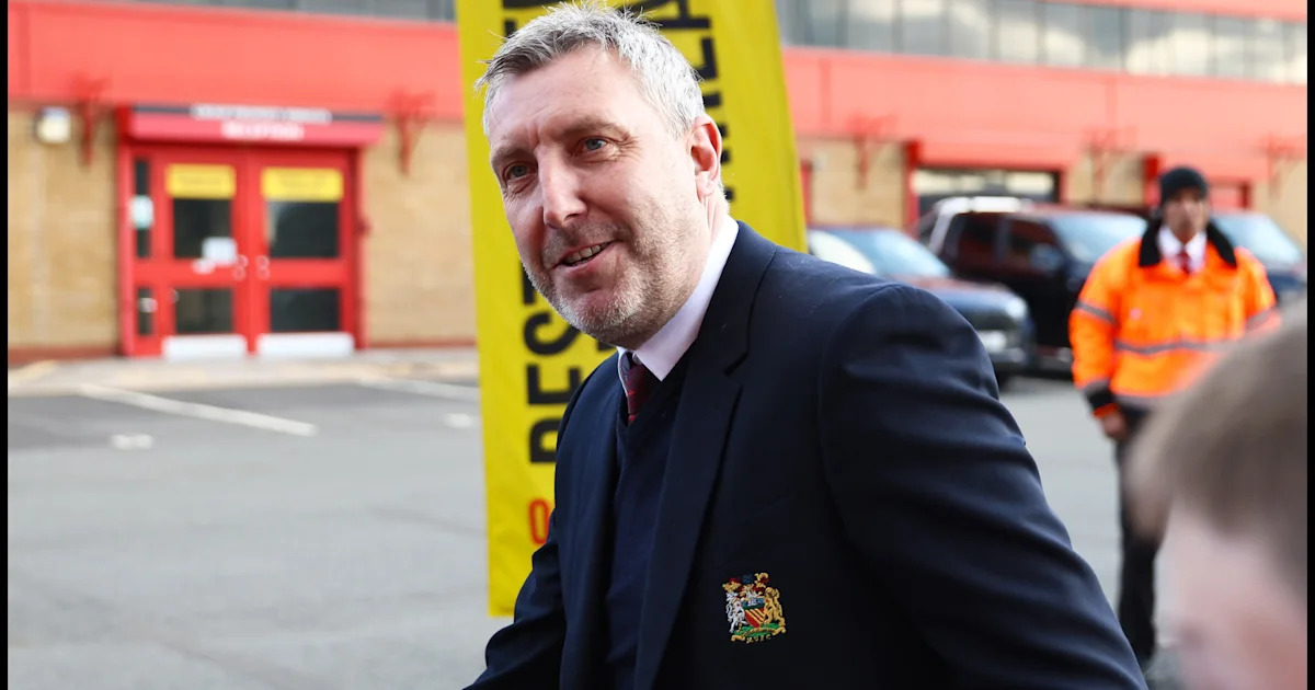 Man Utd set €10m asking price for ‘unpopular’ star; Club-to-club talks will take place ‘as soon as possible’