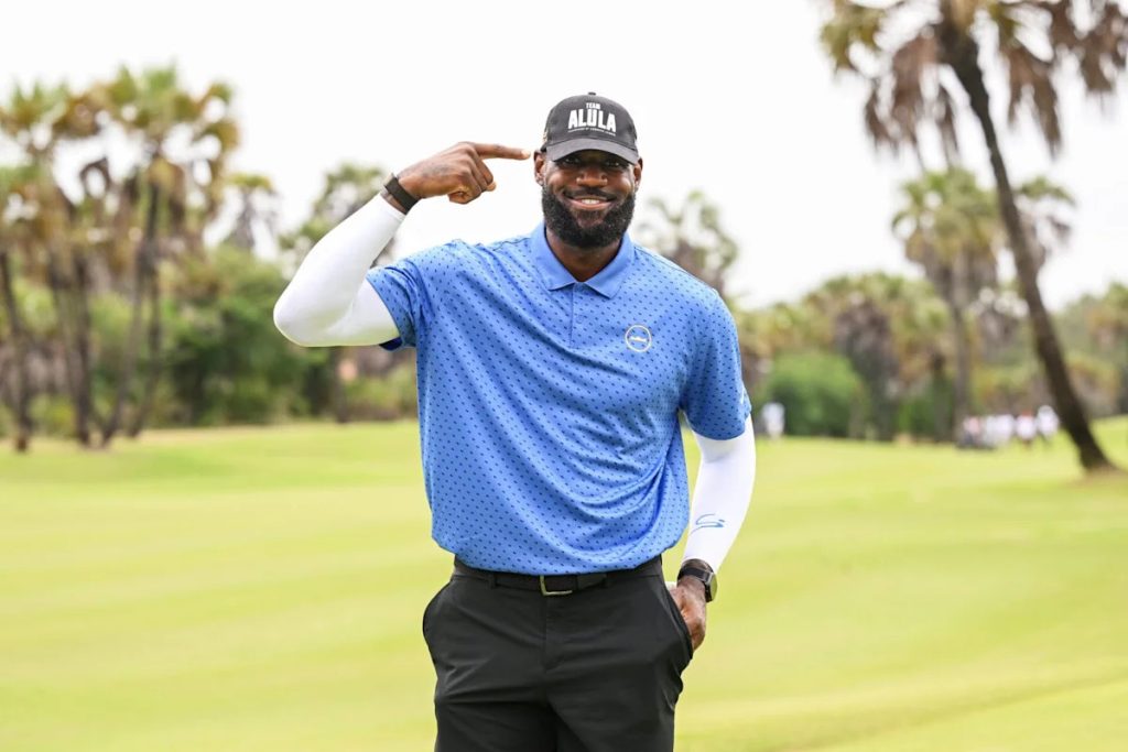 ‘Stop running’ – LeBron James calls out Kevin Hart for golf game after showing off improved swing