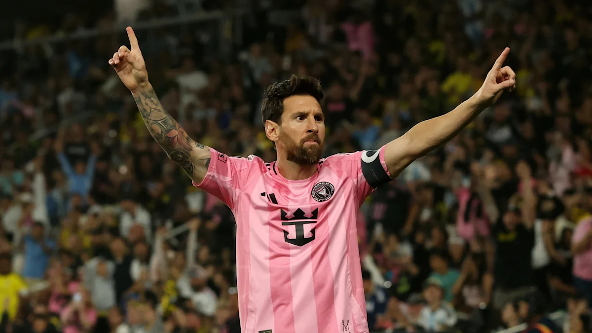 👑​ Messi stunner! Argentine star close to another record