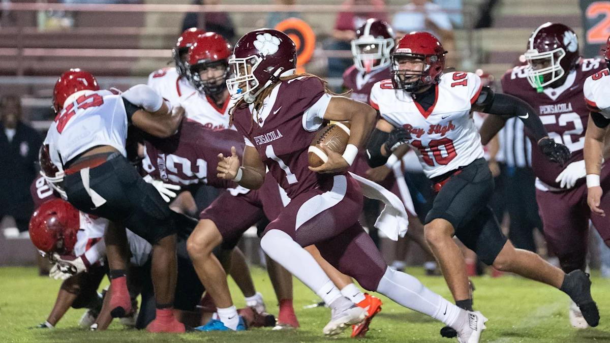 Pensacola drops tough District 1-3A game to Bay without their coach.