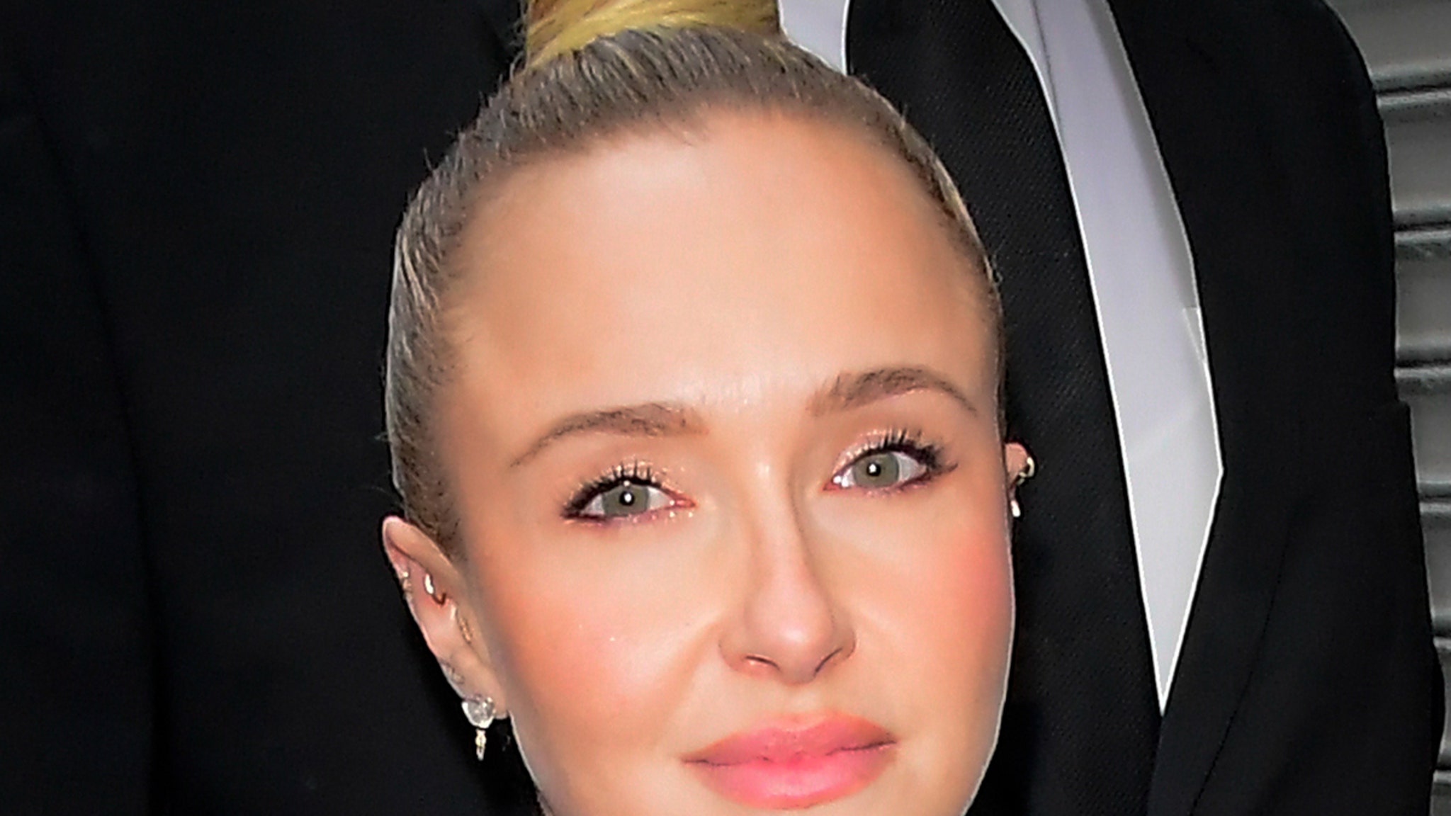Hayden Panettiere Remembered by Hollywood Celebs During ‘Emotional’ Memorial