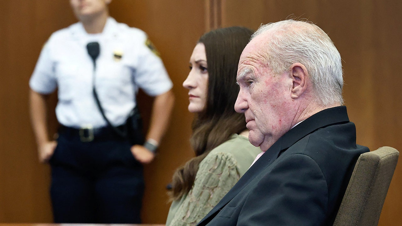 Dr Phil McGraw weighs in after Lindsay Clancy case is declared a mistrial