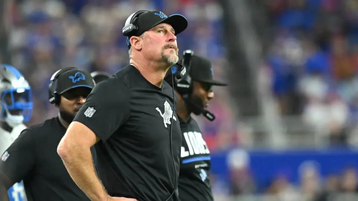 Lions’ Dan Campbell strangely calls out offense despite poor defensive showings