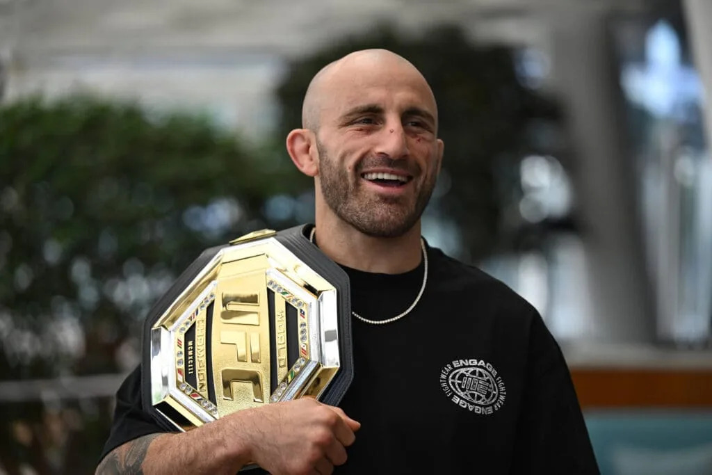 “Watch His Next Fight” – Alexander Volkanovski Sends Warning to UFC Featherweight Division About Movsar Evloev