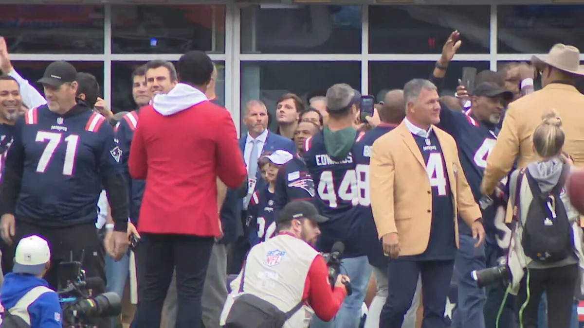 25 years later, it’s still sweet: Patriots celebrate 2001 Super Bowl team