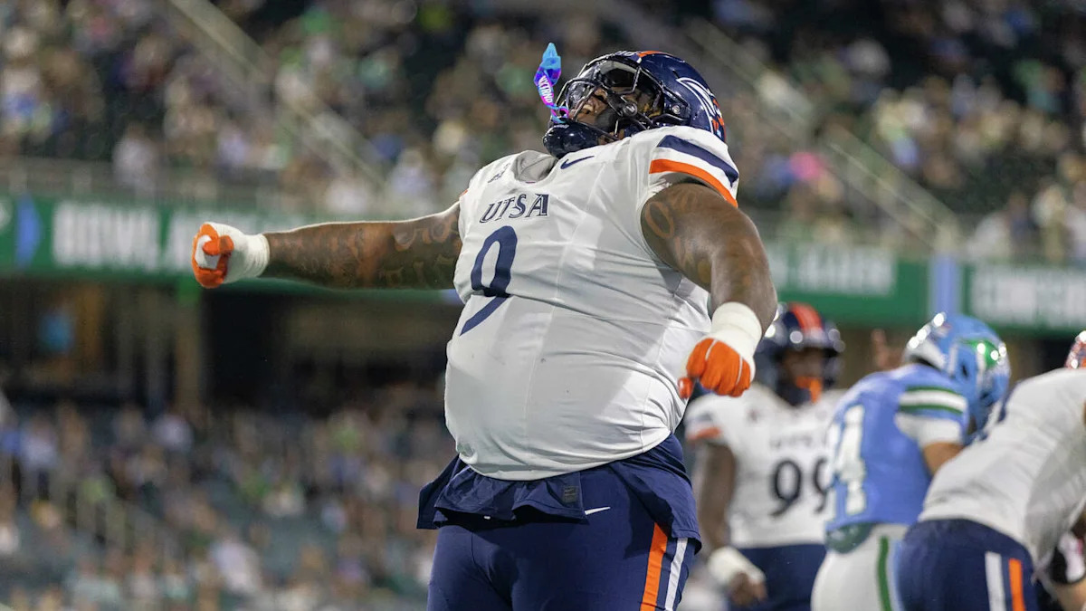 UTSA shakes off opening pick-six, routs Tulane to remain unbeaten in American