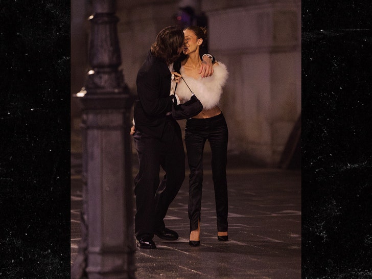 Brooklyn-Beckham-and-Nicola-Peltz-backgrid-3
