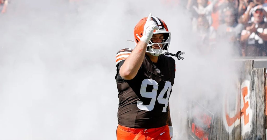 Browns DTs Mason Graham, Mike Hall injured vs Steelers on Thursday Night Football