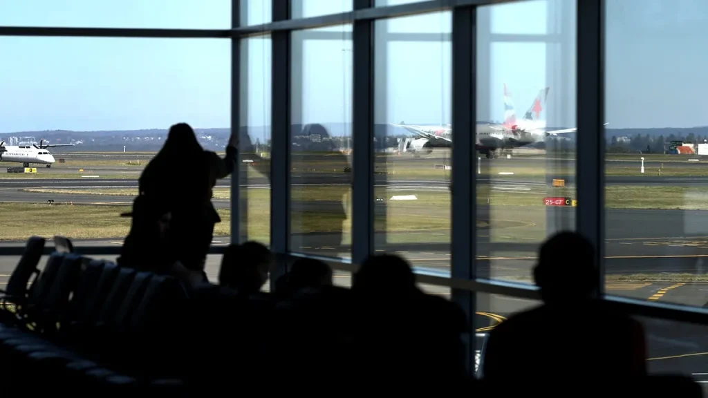 Sydney Airport faces closer scrutiny over runway incidents and near-misses