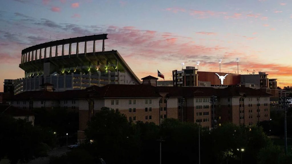 Texas bans a fan who made obscene gesture at Florida players