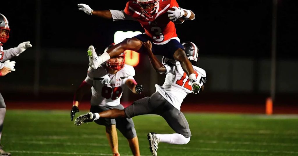 Xavion Chambers, Ernest Smith lead Roosevelt over LEE for third straight win