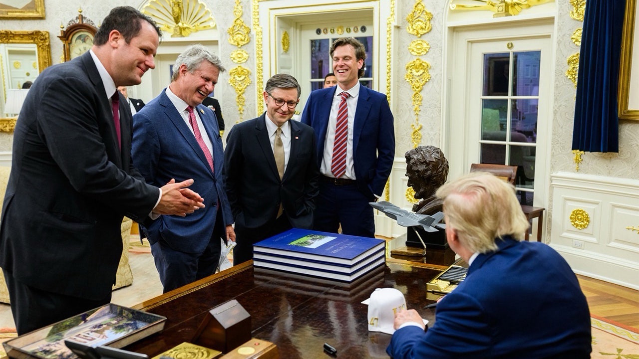 Trump’s legislative affairs director exits after historic GOP victories