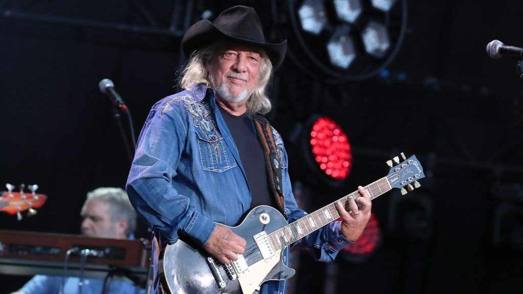 John Anderson, country music star known for ‘Swingin’,’ dies at 71